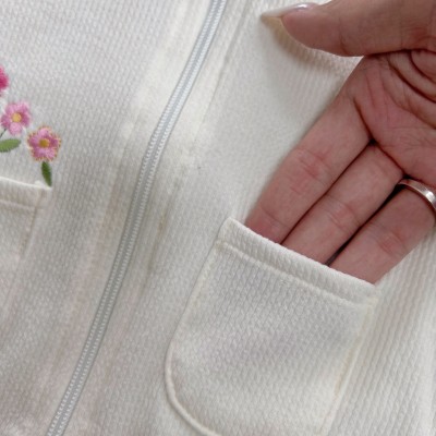 Conj. Jaqueta com Flores Bordadas no Bolsinho e Calça Ribana - Off White